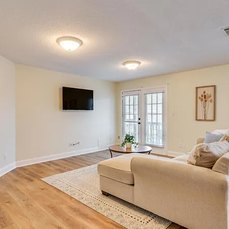 Downtown Kemah Rental About 3 Blocks To Boardwalk!